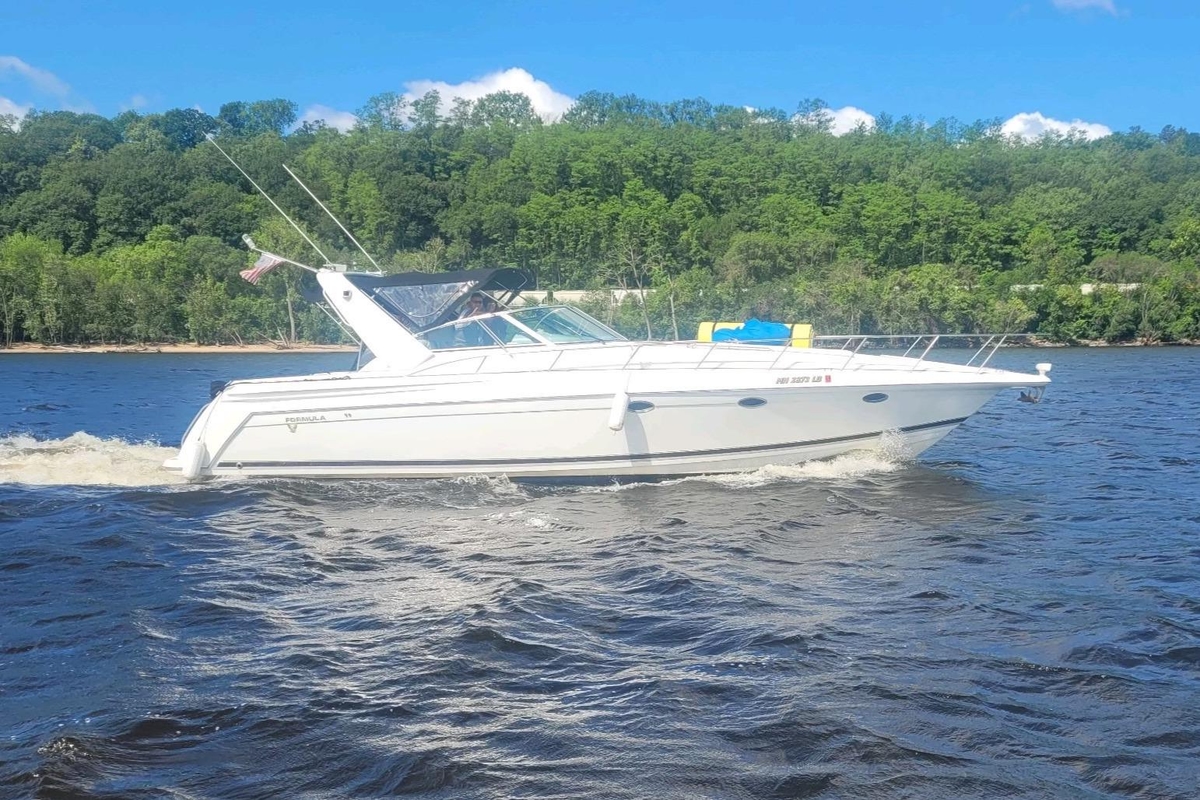 1999 Formula 41 Performance Cruiser - Sold Boat