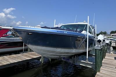 BOATZON | Formula 430 Super Sport Crossover 2020 BOATZON | Formula 430 Super Sport Crossover 2020