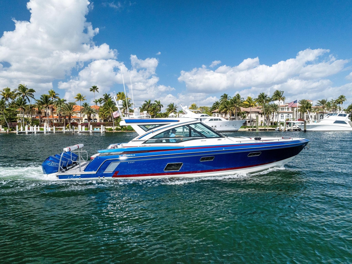 2023 Formula 430 Super Sport Crossover - Sold Boat