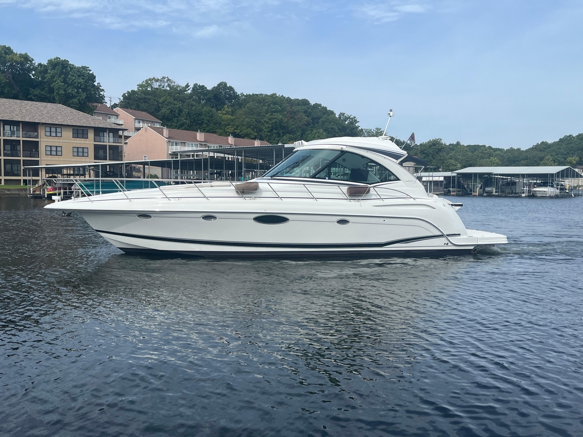 2014 Formula 45 Yacht - Sold Boat