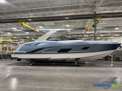 BOATZON | Formula Boats 360 Crossover Bowrider 2026