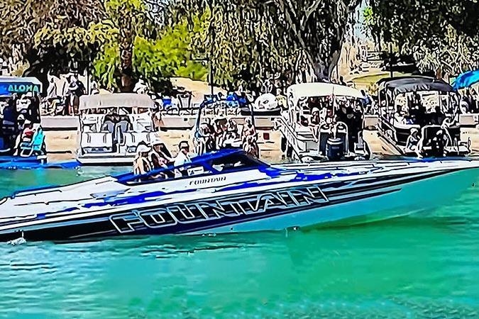 Fountain 35 Lightning 2001