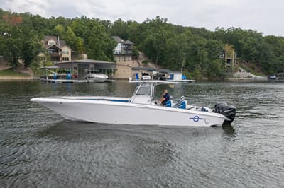 BOATZON | Fountain 38 Center Console 2018