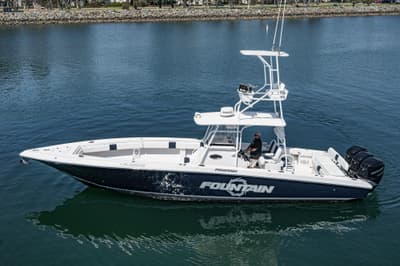 BOATZON | Fountain 38 Center Console 2018