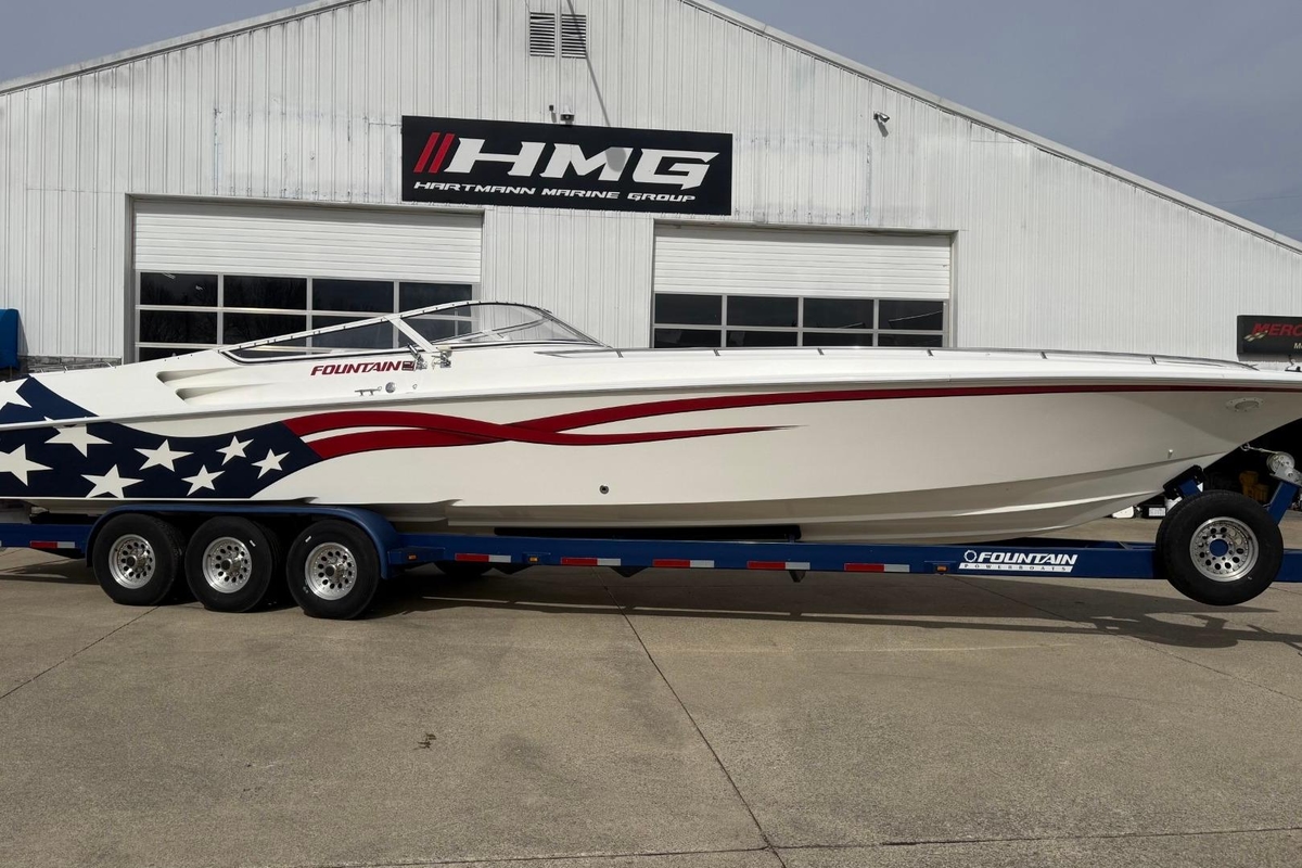 2000 Fountain 38 Lightning - Sold Boat