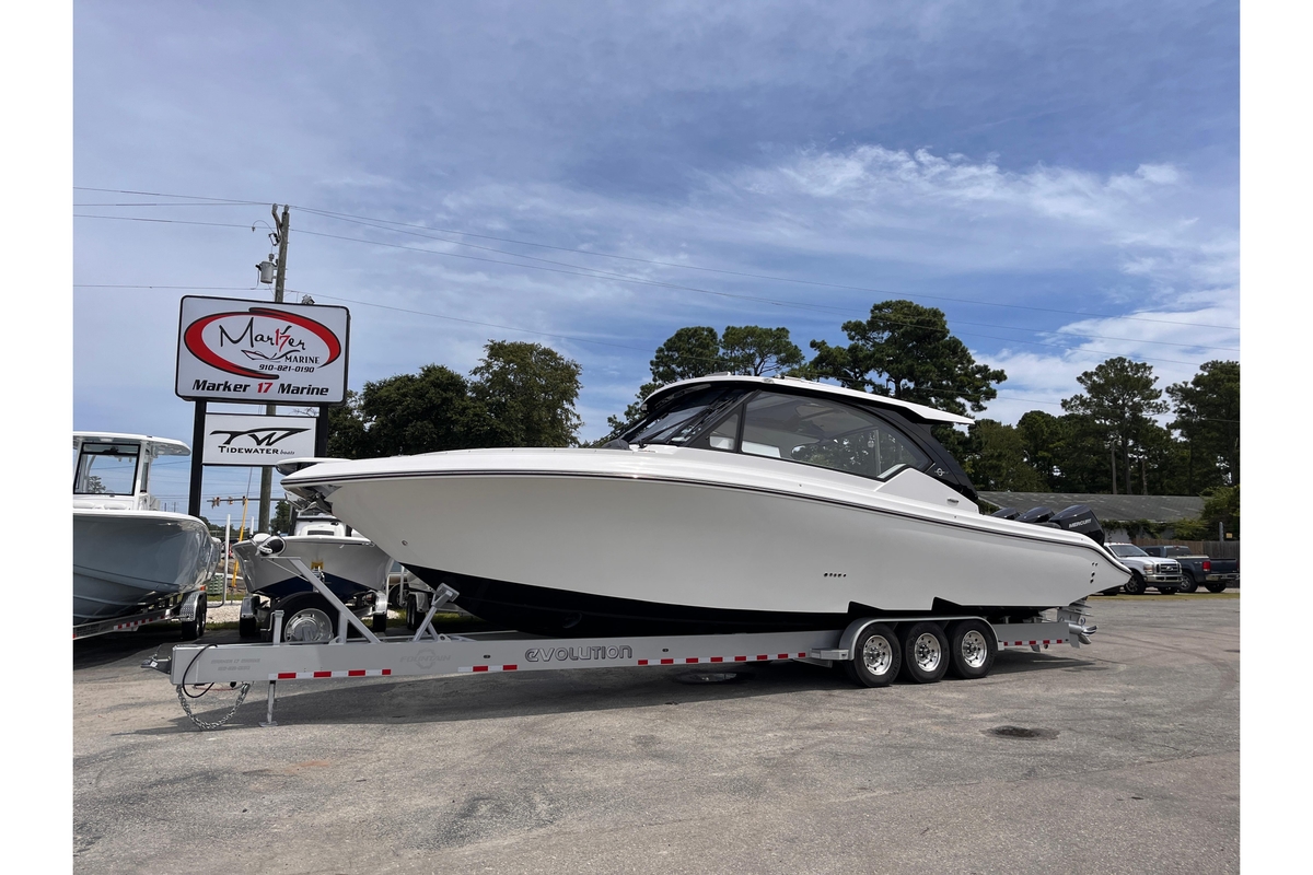 2025 Fountain 39 DX - Sold Boat