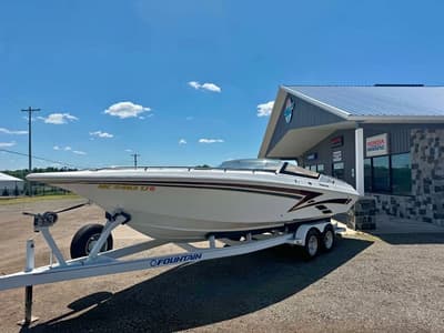 BOATZON | Fountain Power Boat 2000