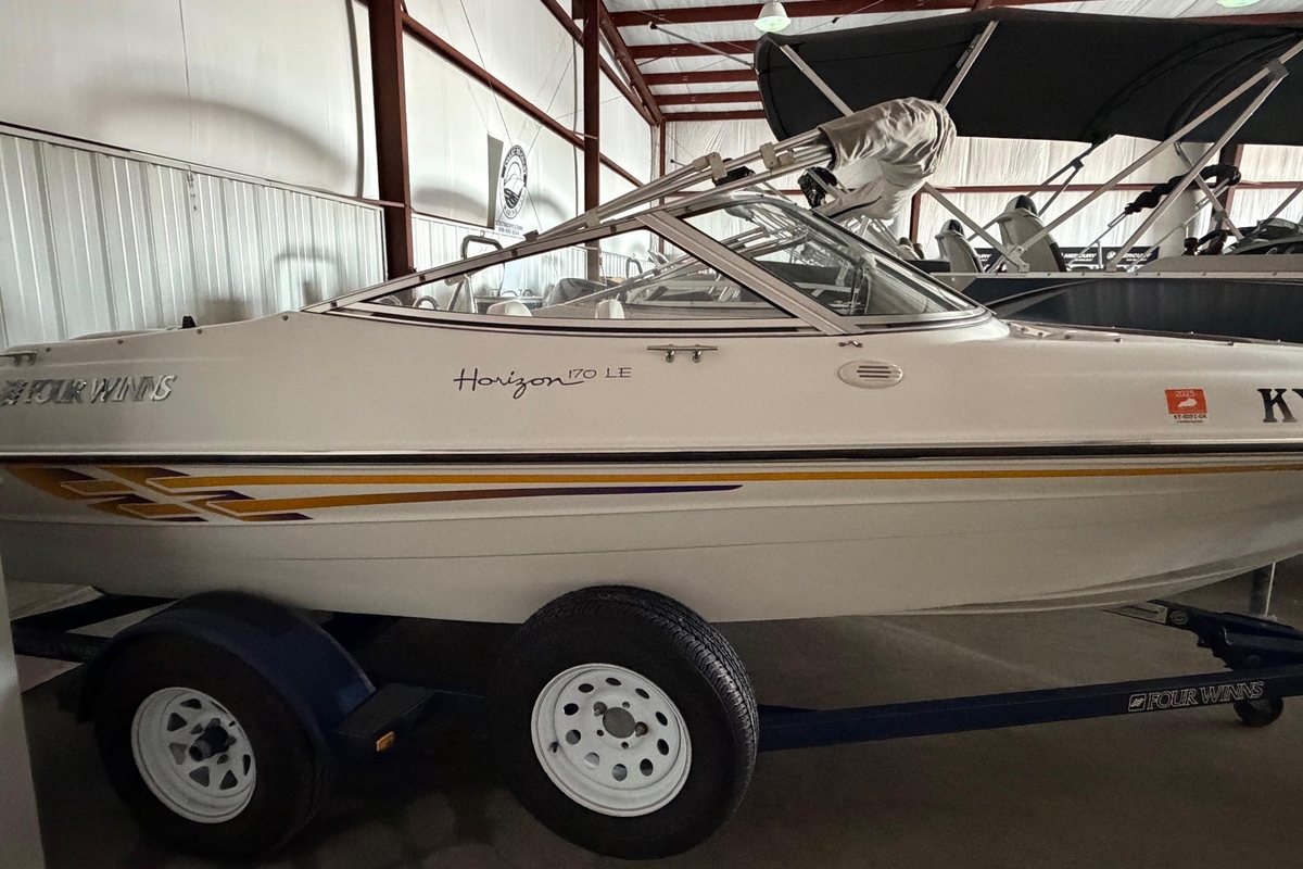2001 Four Winns 170 Horizon LE - Sold Boat