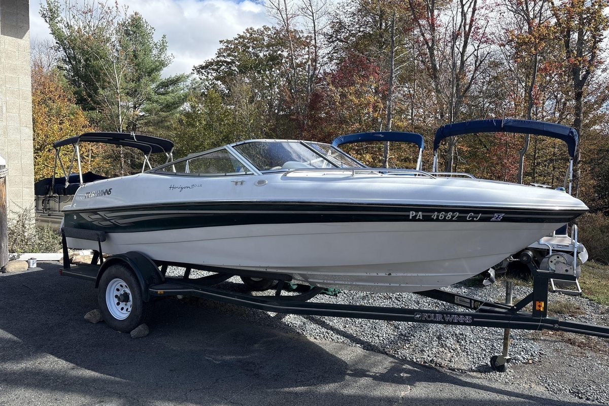 2001 Four Winns 180 Horizon - Sold Boat