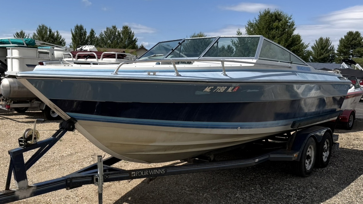 1988 Four Winns Four Winns 210 HORIZON 1988 - Sold Boat