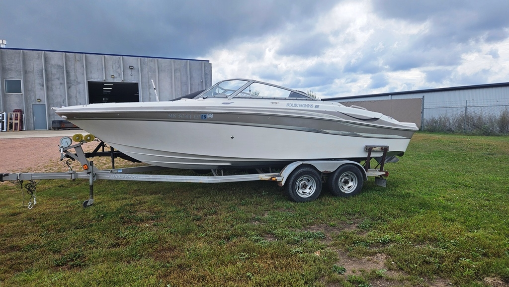 2004 Four Winns Four Winns 210 Horizon  Strong V8 Power Fresh Trailer Service 2004 - Sold Boat