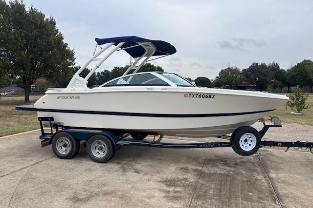2013 Four Winns 210 Horizon - Sold Boat