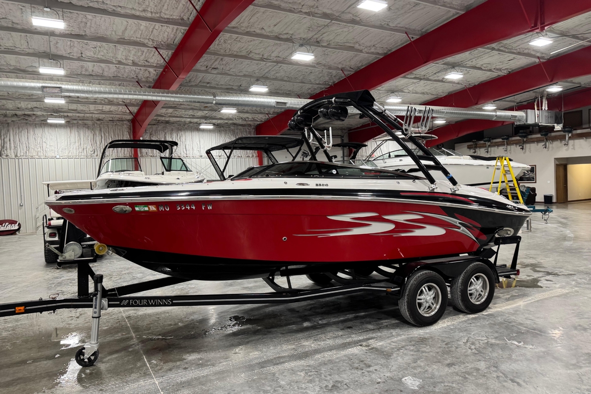 2011 Four Winns 210 Horizon SS - Sold Boat