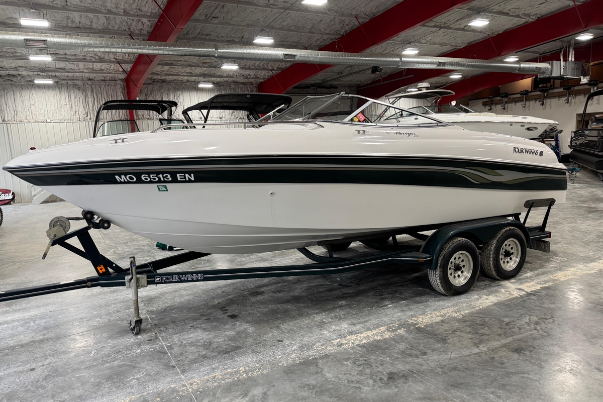 1999 Four Winns 220 Horizon SS - Sold Boat