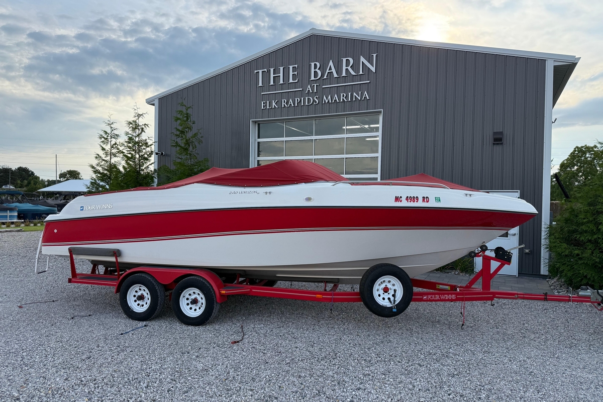 1996 Four Winns 240 Horizon - Sold Boat