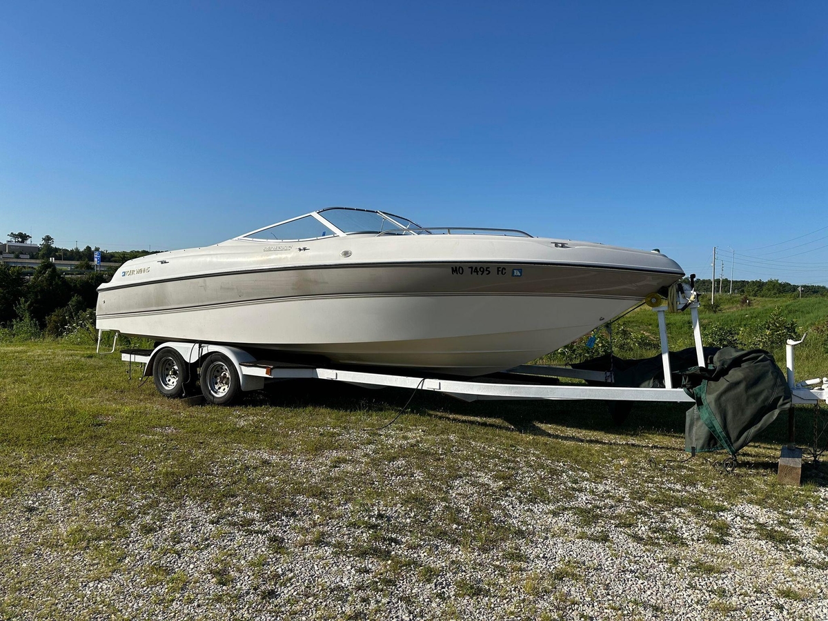 1997 Four Winns 240 Horizon - Sold Boat