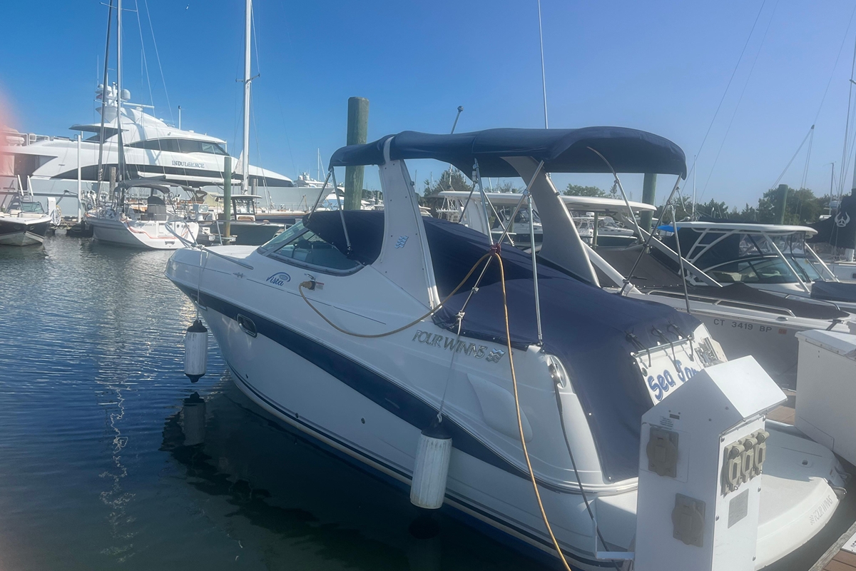 2004 Four Winns 268 Vista - Sold Boat