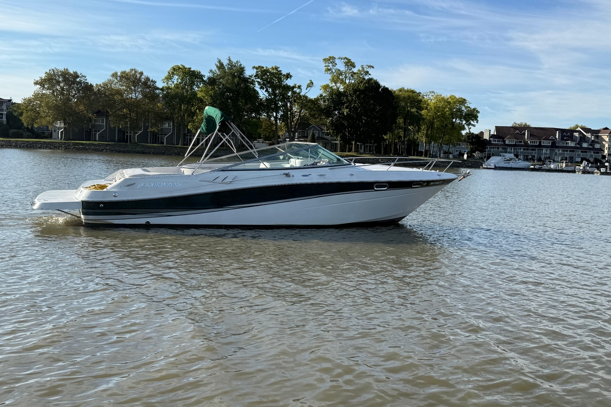 2003 Four Winns 285 Sundowner - Sold Boat