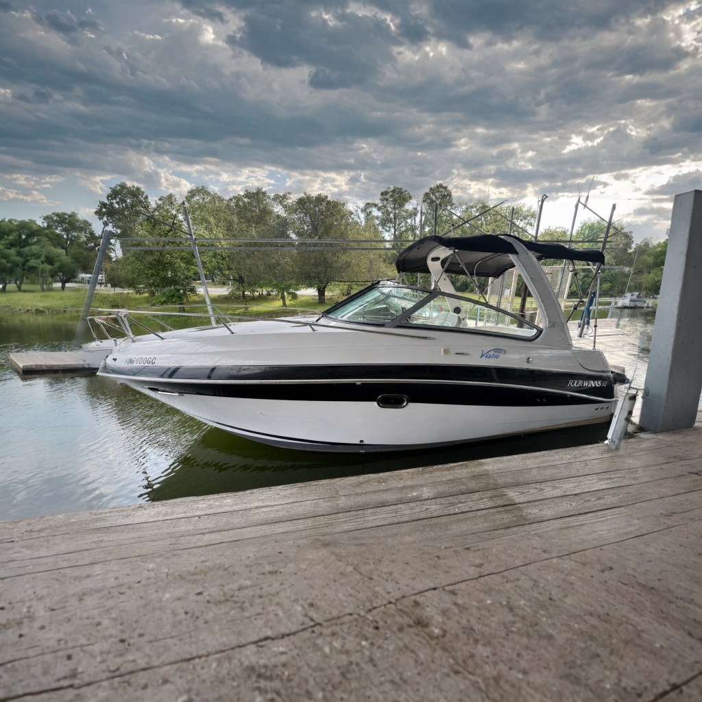2005 Four Winns 288 Vista - Sold Boat