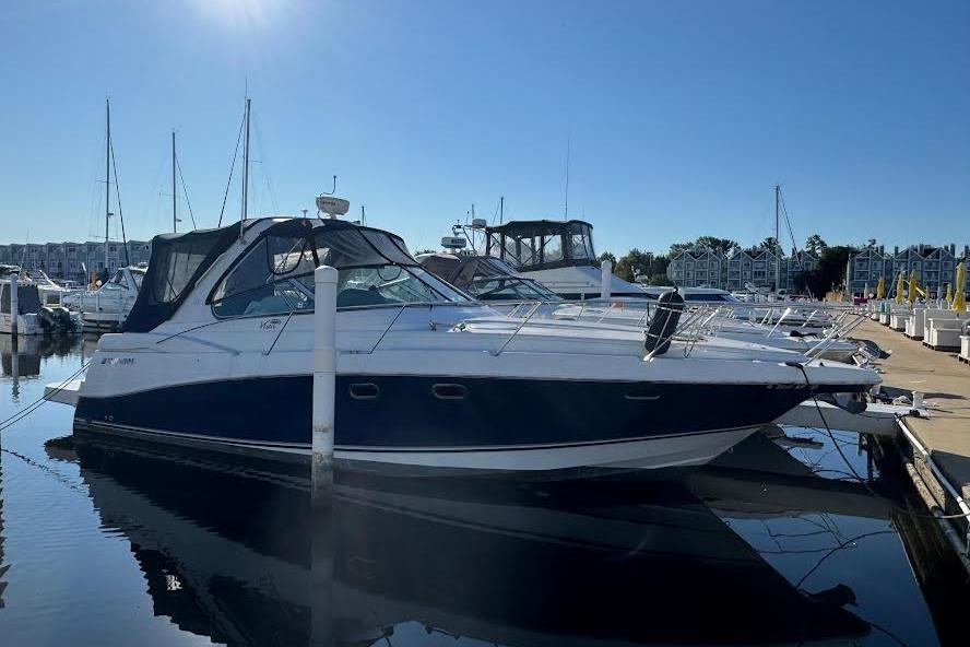 2004 Four Winns 378 Vista - Sold Boat