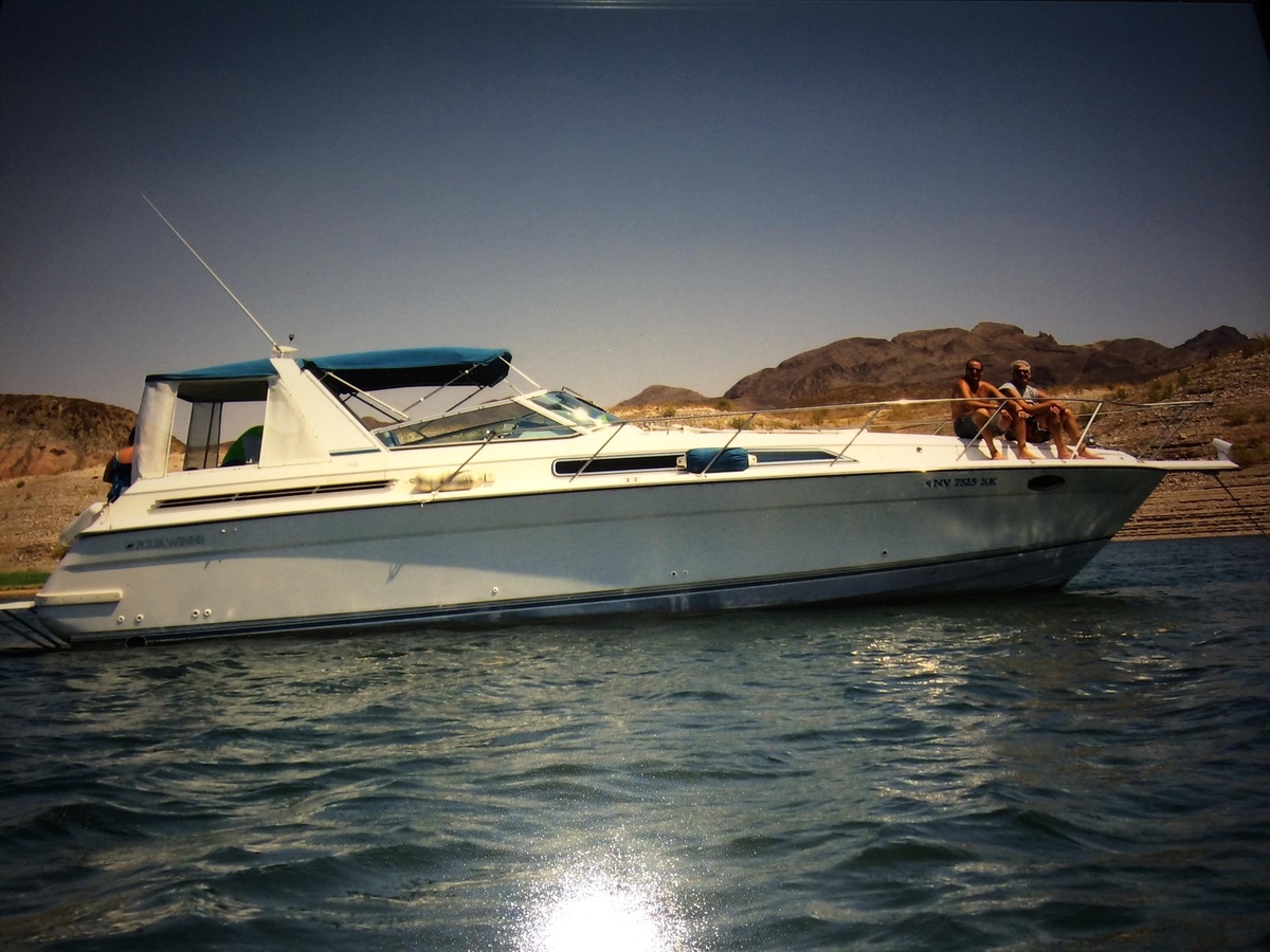 Four Winns Express Cruiser 1992
