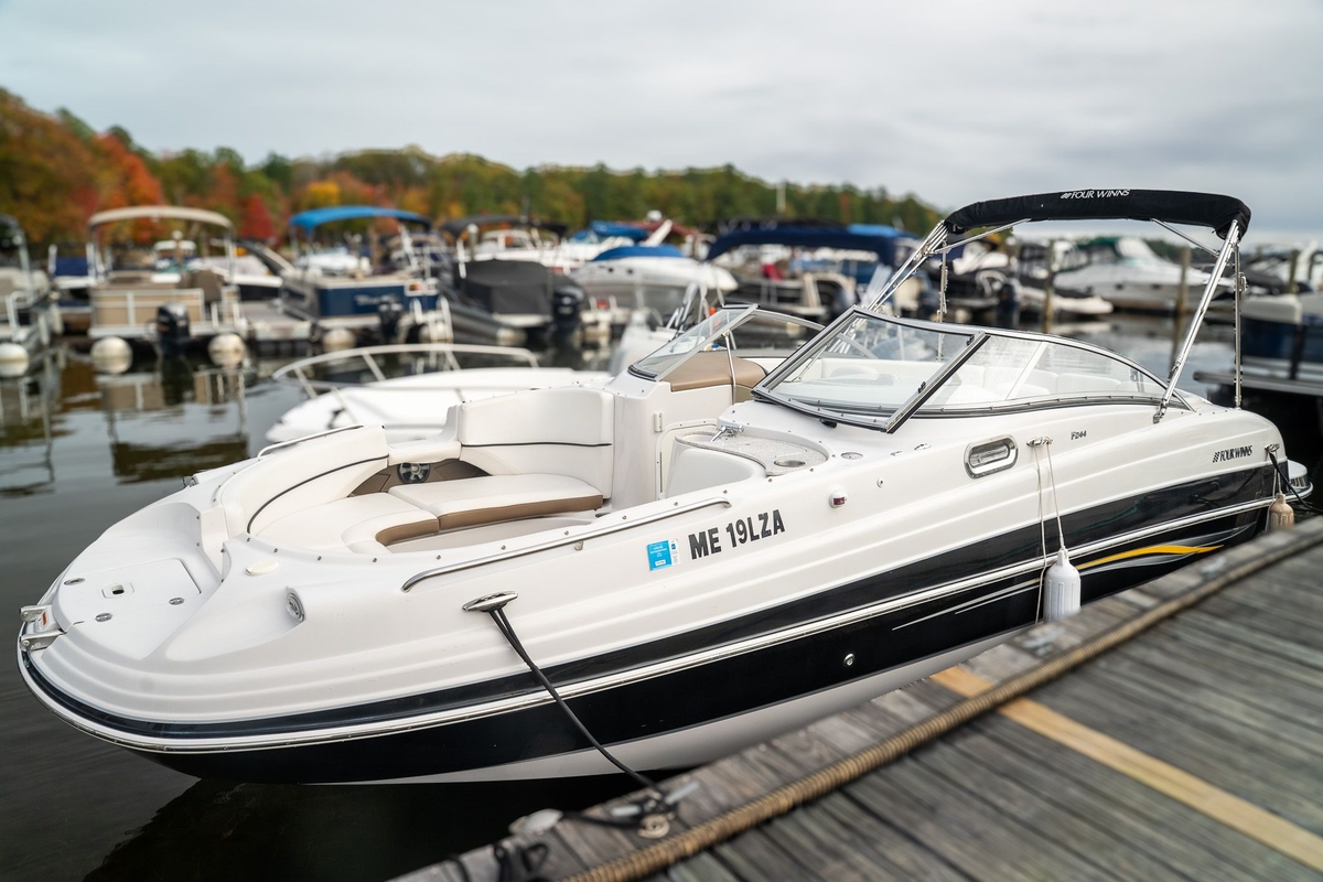 2008 Four Winns Fun Ship F244 BR - Sold Boat