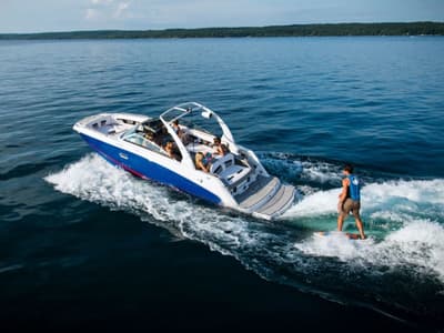 BOATZON | Four Winns HD 240 Surf 2019