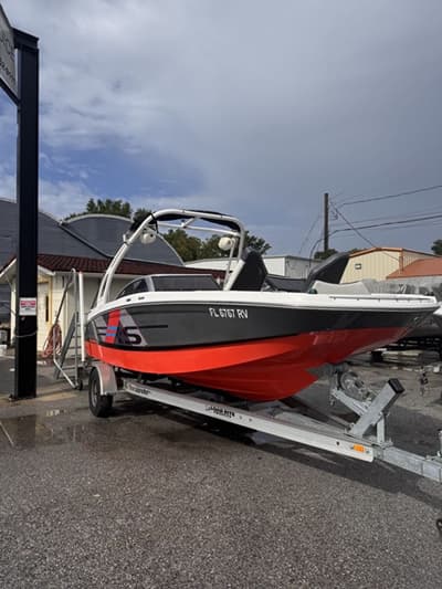 BOATZON | Four Winns HD2 2018