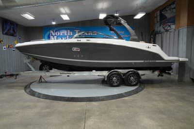 BOATZON | Four Winns HD8 Surf 2026