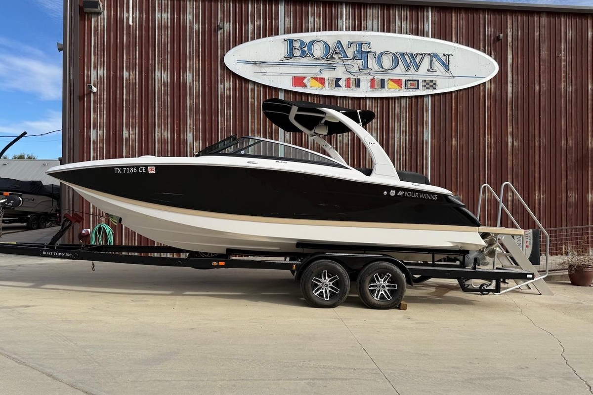 2014 Four Winns SL242 - Sold Boat