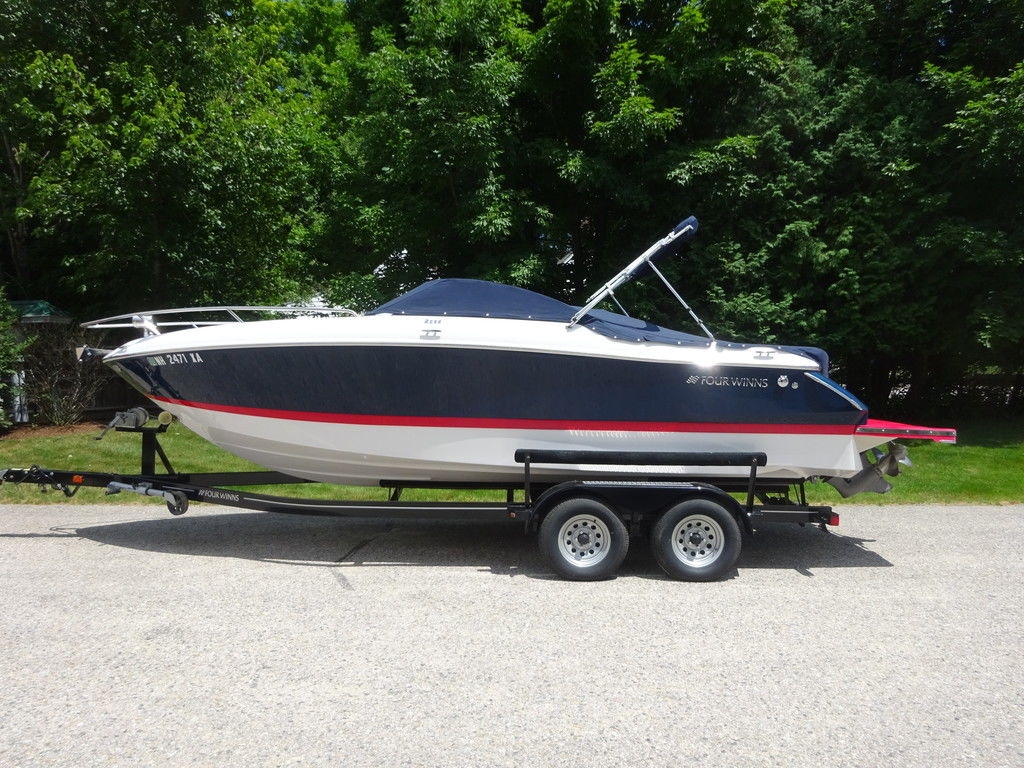 2015 Four Winns Sundowner 235 - Sold Boat
