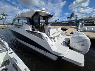 BOATZON | Four Winns V355 Coupe OB 2020