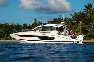 BOATZON | Four Winns Vista 355 Coupe 2021 BOATZON | Four Winns Vista 355 Coupe 2021