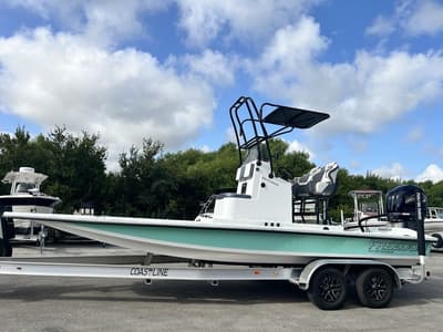 BOATZON | Freedom Boats 24 Defender 2027