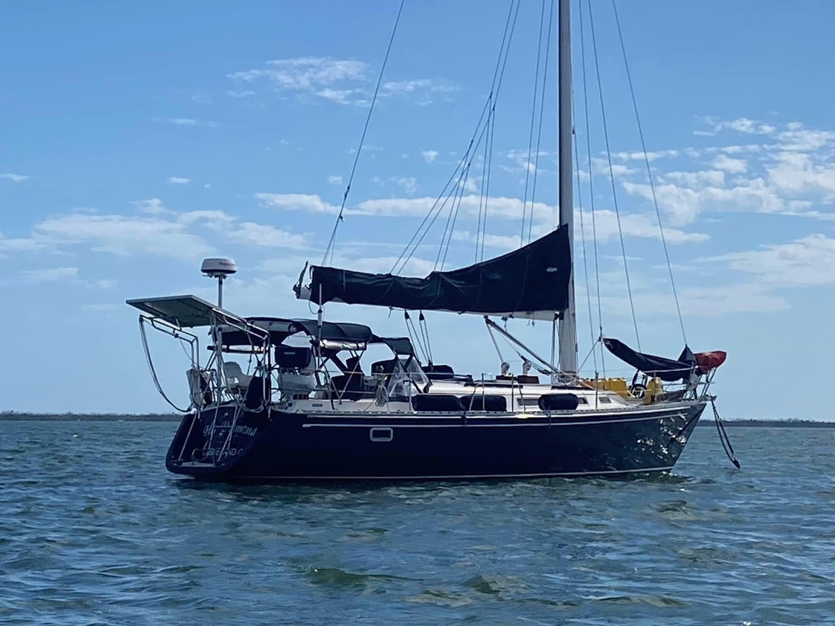 1991 Freedom F38 - Sold Boat