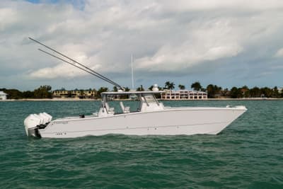 BOATZON | Freeman 42LR 2022