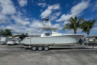 BOATZON | Front Runner 36 Center Console 2023
