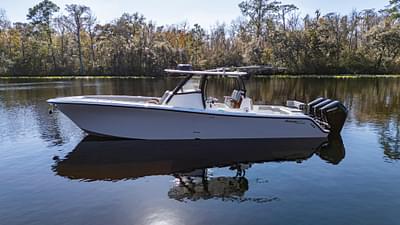BOATZON | Front Runner 36 Center Console 2026
