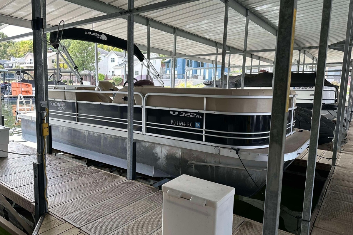 2013 G3 SunCatcher V322 RC - Sold Boat