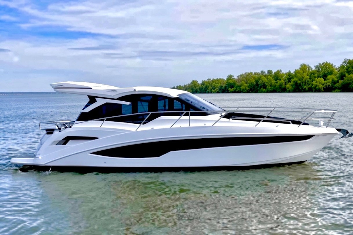 2020 Galeon 425 HTS - Sold Boat