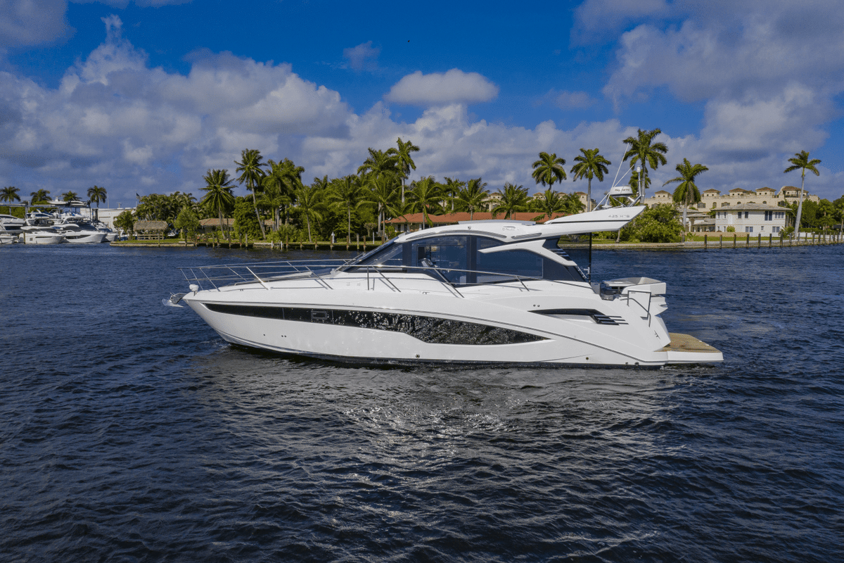2024 Galeon 425 HTS - Sold Boat