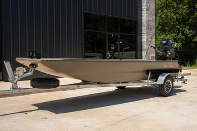 BOATZON | Gator Tail 1748 Gator Series 2027
