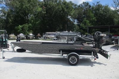 BOATZON | Gator Tail 1748 Gator Series 2027