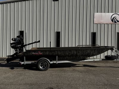 BOATZON | Gator Tail Savage Mid Deck Series 50 x 17 2026