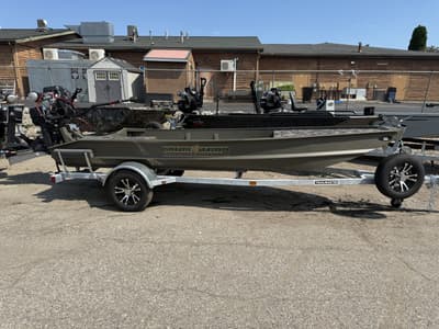 BOATZON | Gator Trax 1438 Guide 2026