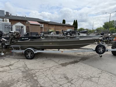 BOATZON | Gator Trax 1750 Guide Series 2026