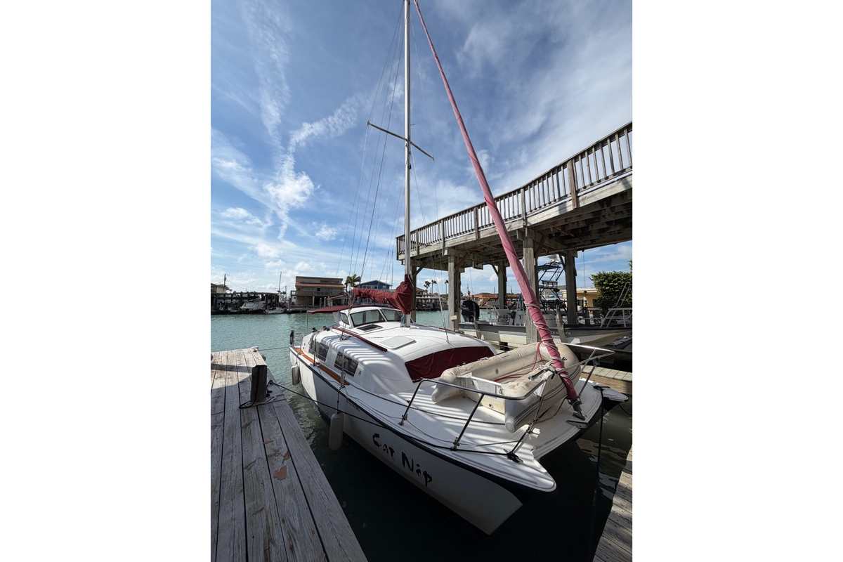1989 Gemini 3000 - Sold Boat