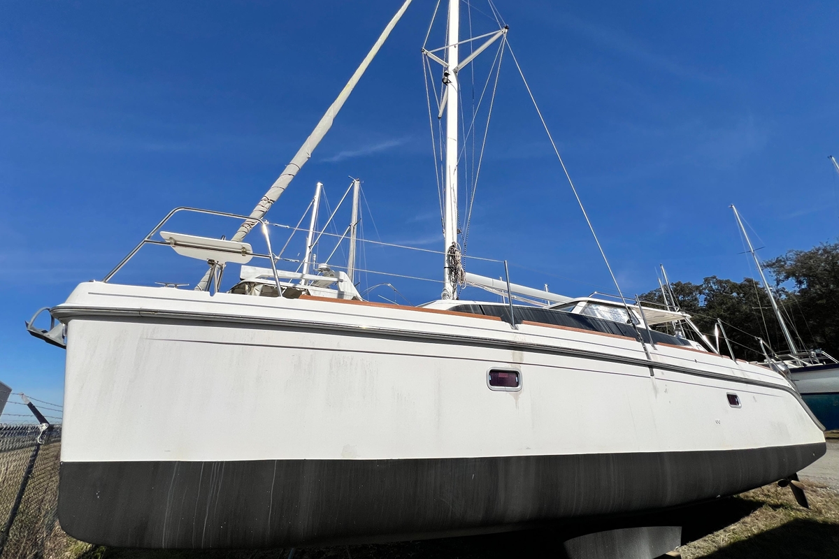 2013 Gemini Legacy 35 - Sold Boat