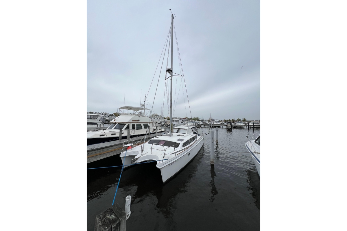 2014 Gemini Legacy 35 - Sold Boat