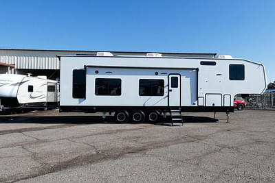 BOATZON | Genesis Supreme RV Genesis Fifth Wheel 38IKS 2024